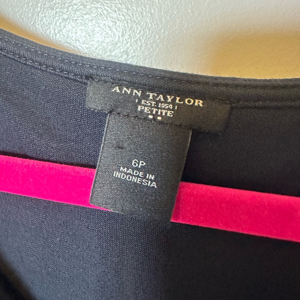 Ann Taylor 6 petite navy knit sleeveless cowl neck dress. EUC - Picture 2 of 4